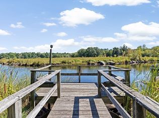 28 Old Shipyard Ln, Hanover, MA 02339