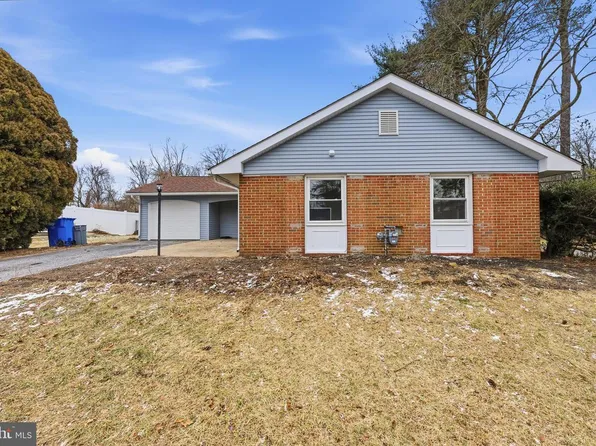2 Buckingham Dr, Willingboro, NJ 08046