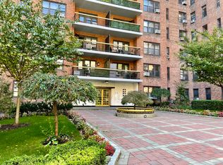 67-76 Booth St #4O, Forest Hills, NY 11375