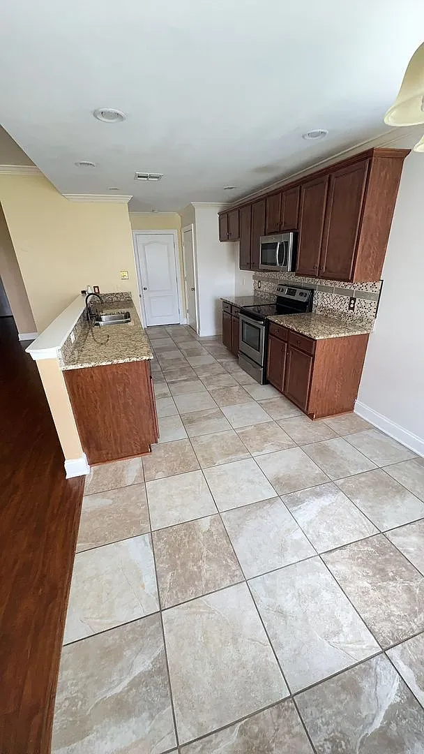 Stylish and Modern - 1431 Square Ft. Home in Houma — Photo 3