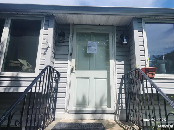 11 Huron Pl, Denville, NJ 07834