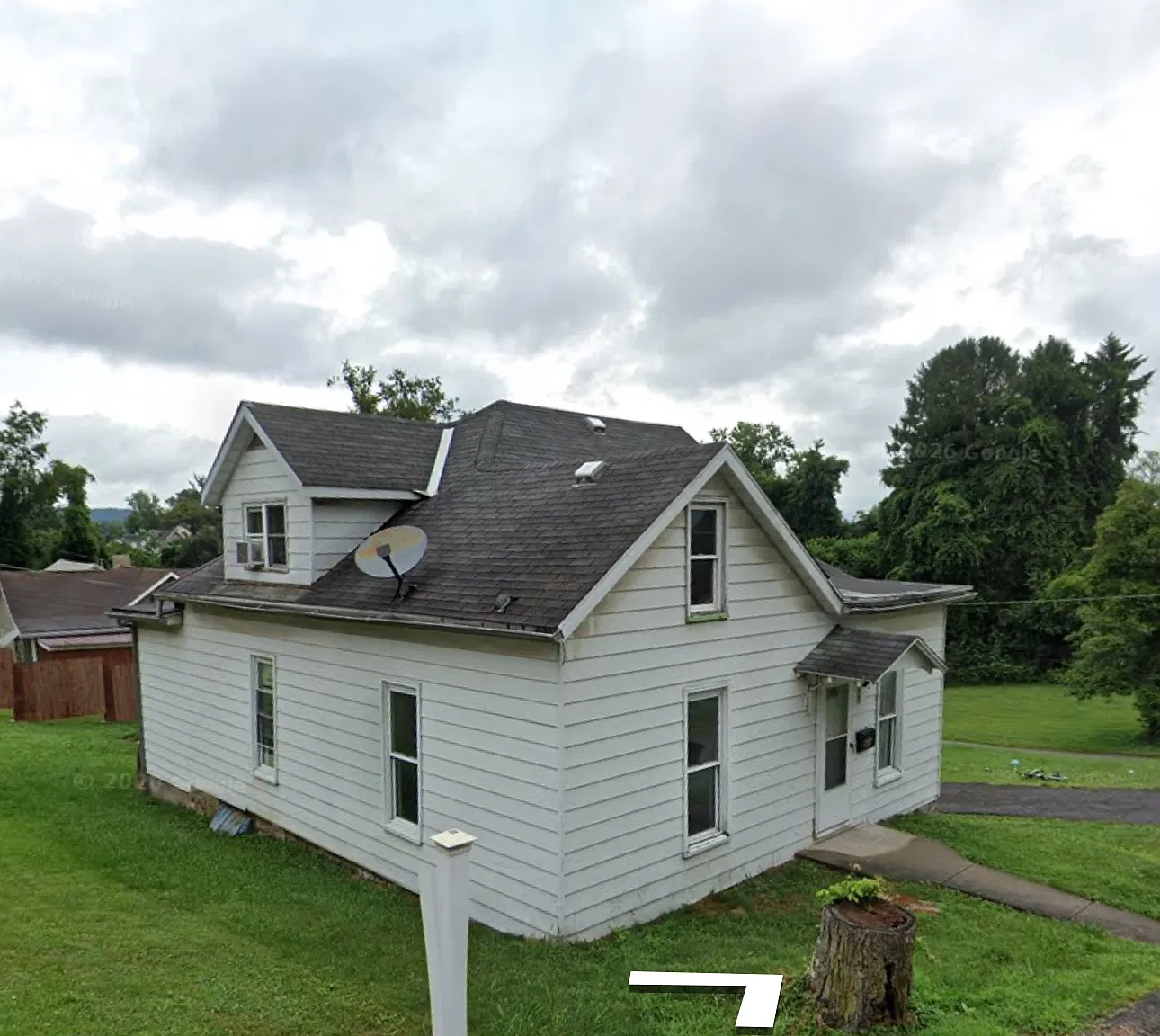 4 bed, 1200 sqft, $1,300 — Photo 1