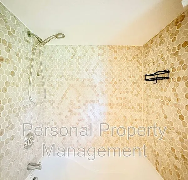 2234 N L St — Photo 12