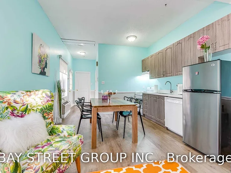 65 Gloucester St #2 — Photo 11