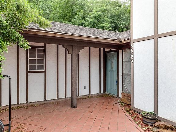 4th image of 3535 Shady Brook Dr