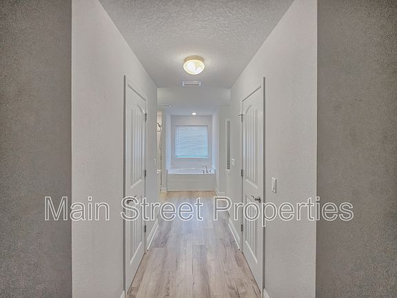 4th image of 4839 Legacy St