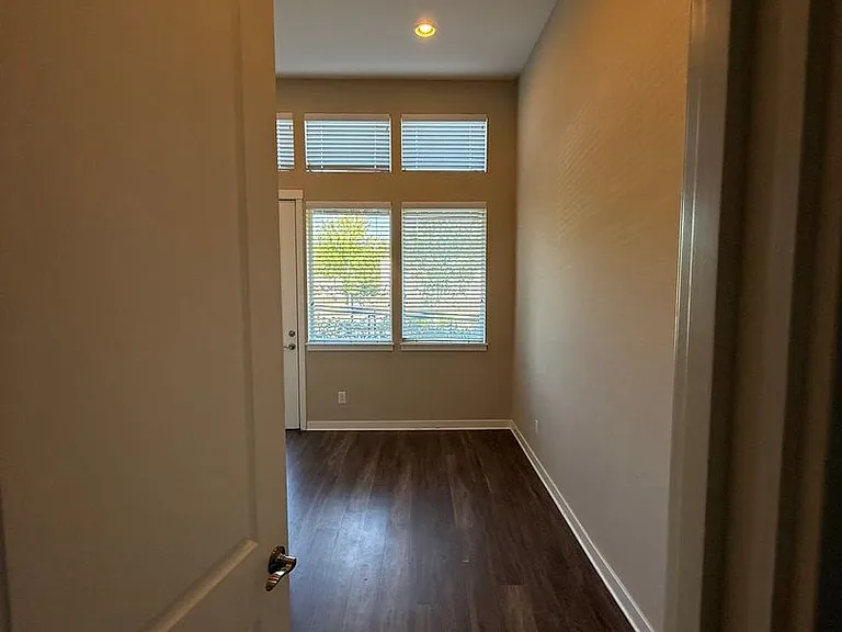 14614 35th Ave NE — Photo 14