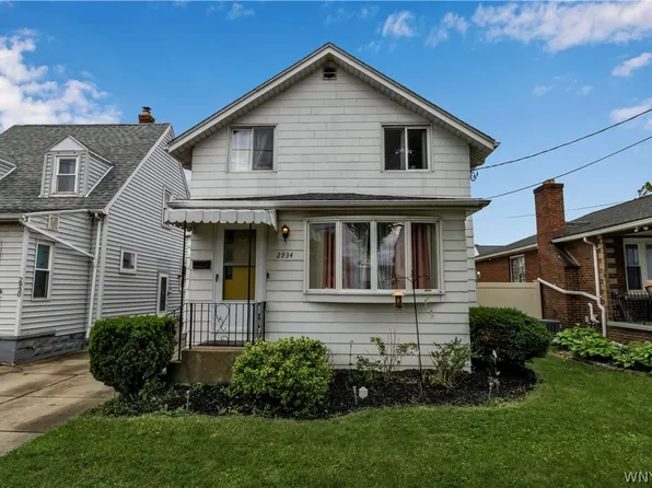 2934 Porter Rd, Niagara Falls, NY 14305