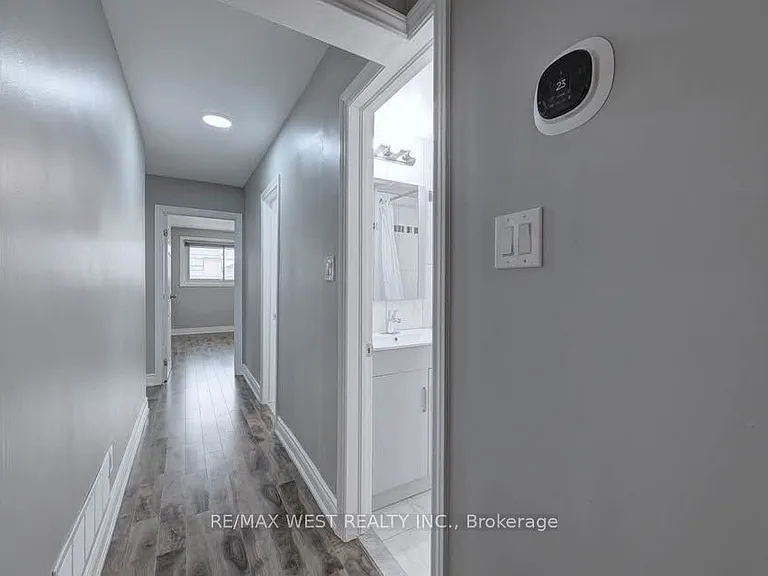 16 Hasbrooke Dr #MAIN LVL — Photo 8
