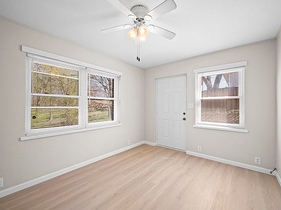 4th image of 521 Hawkins Rd APT 2