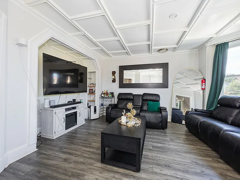 81 Chestnut St #2 — Photo 3