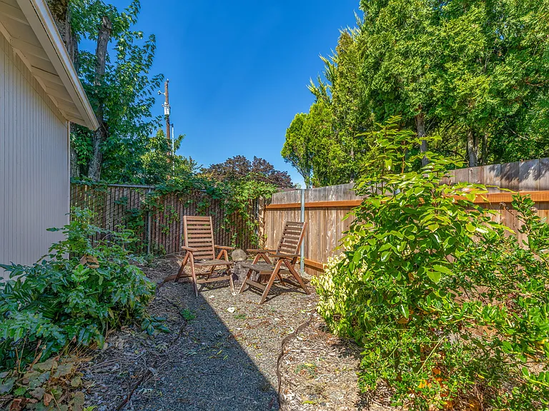5237 NE Alberta St — Photo 18
