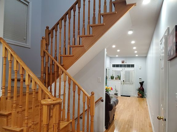 5th image of 302 Sunny Meadow Blvd