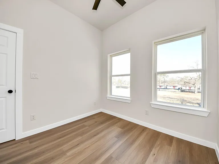 8025 Peachtree St #D — Photo 27