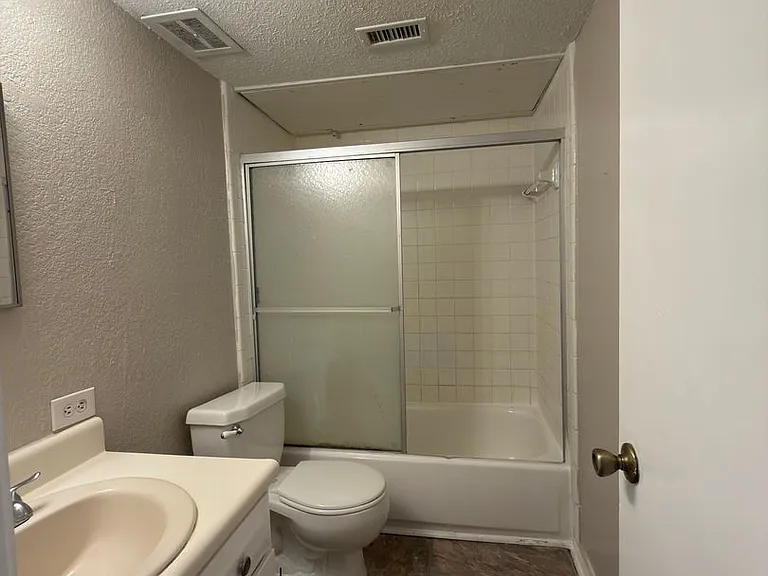 358 Valley Park Dr — Photo 18
