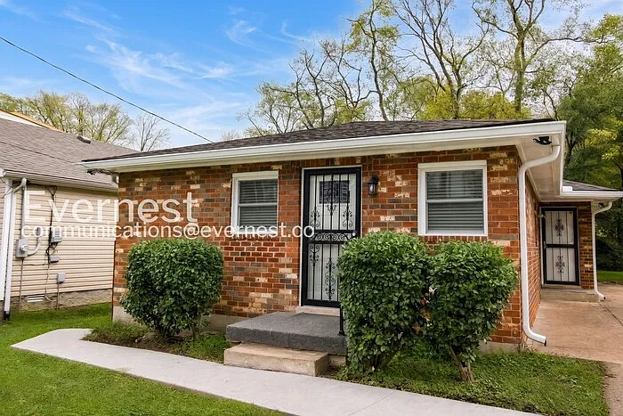 2 bed, 1.0 bath, 900 sqft, $1,345 — Photo 2