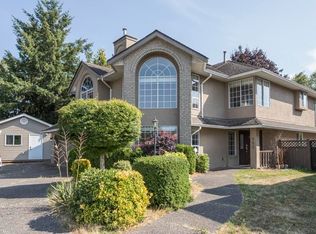 102 Viscount Pl, New Westminster, BC V3M 6L4