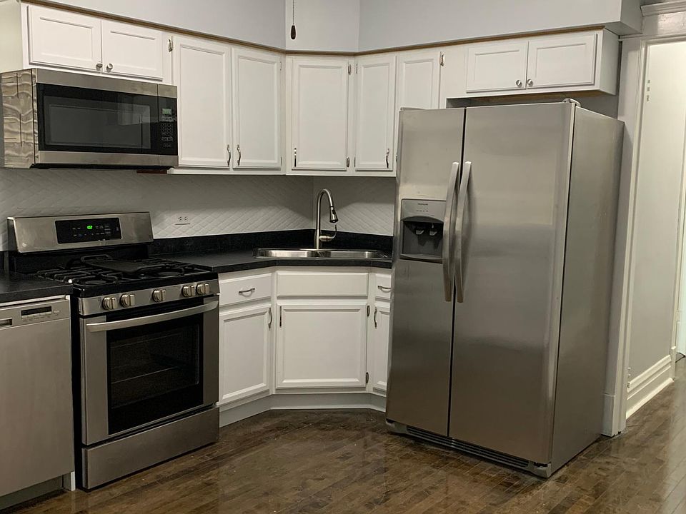 1st image of 1625 N Richmond St #1