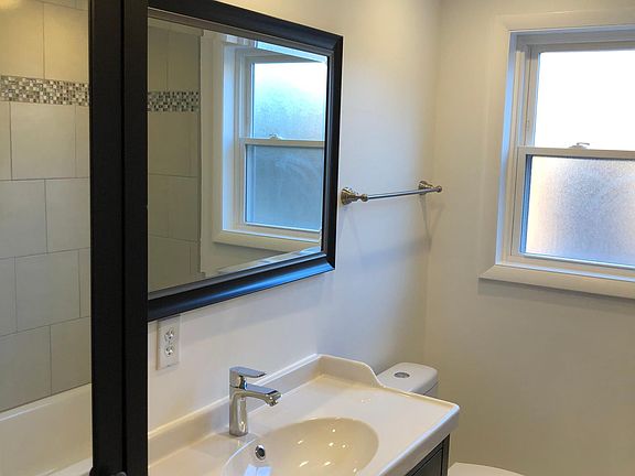 4th image of 2733 Cypress Way APT 3