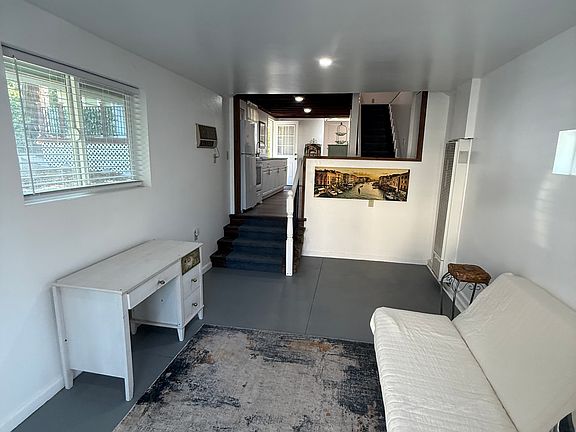 5th image of 172 Orange St #3