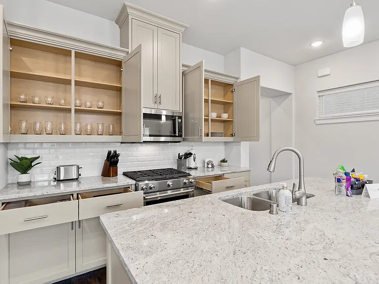 7848 Minglewood Ln — Photo 13