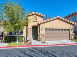 3031 Glacier Ln, Clovis, CA 93619