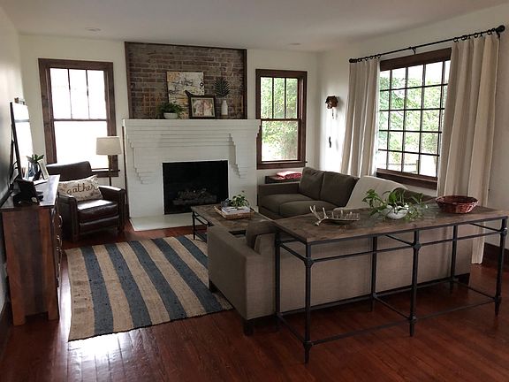 2nd image of 2844 Gibbs Dr