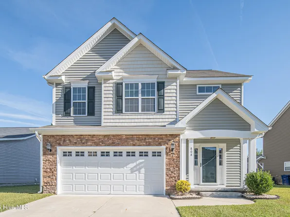 808 Jade Ln, Winterville, NC 28590