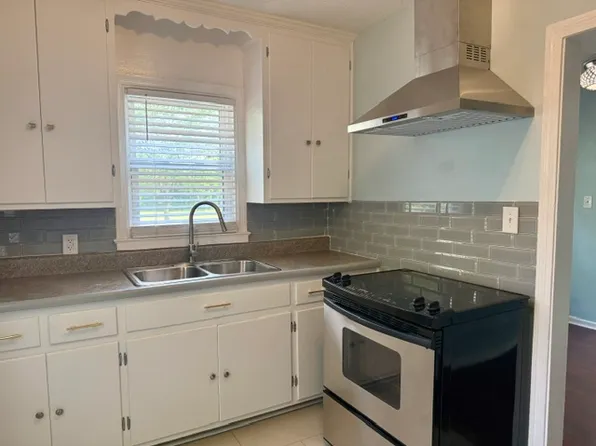 335 Nathan Hunt Dr, High Point, NC 27260