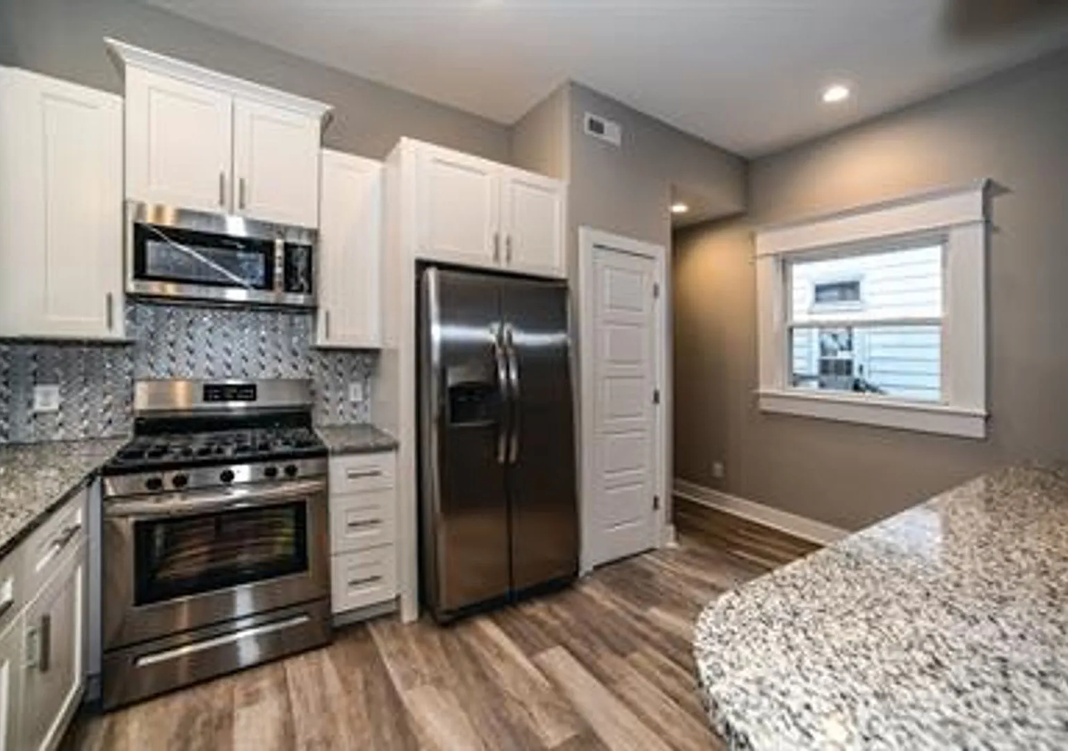 For Rent 625 Barret Ave — Photo 2