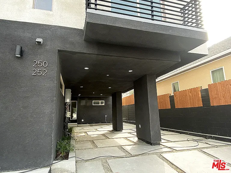250 S Burlington Ave #250 — Photo 45