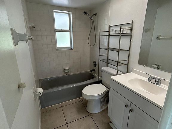 3rd image of 6981 Brandywine Dr APT A