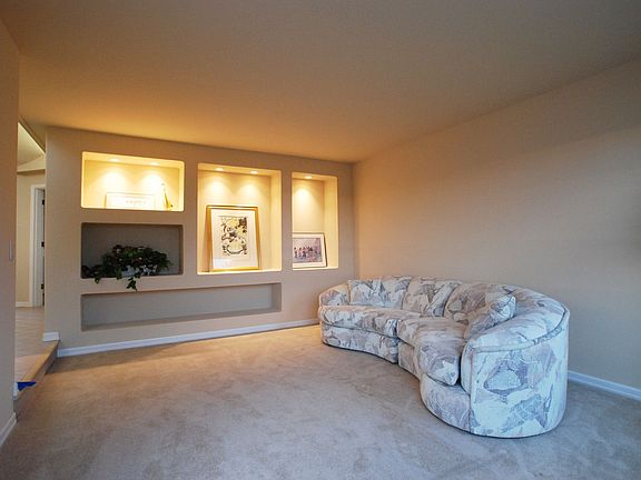 3rd image of 6707 N Parkside Ln