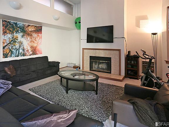 4th image of 1626 Lombard St APT 2A