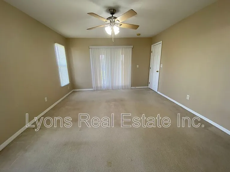 2251 SW 4th St — Photo 16