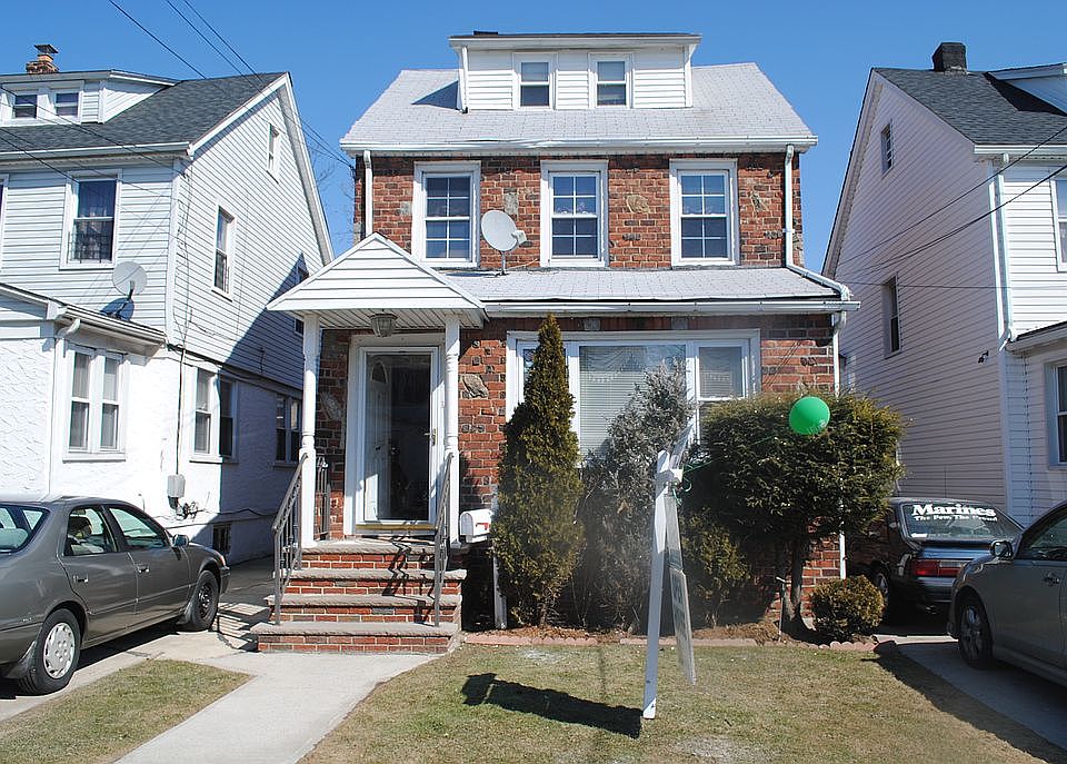 1st image of 11427 207th St