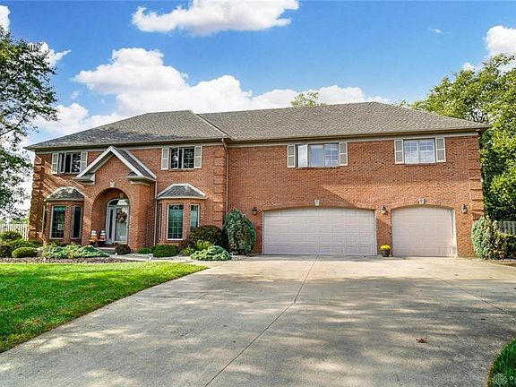 2nd image of 14 Greenbriar Ct