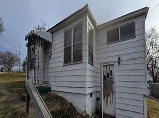 2200 Crest St, Ashland, KY 41101