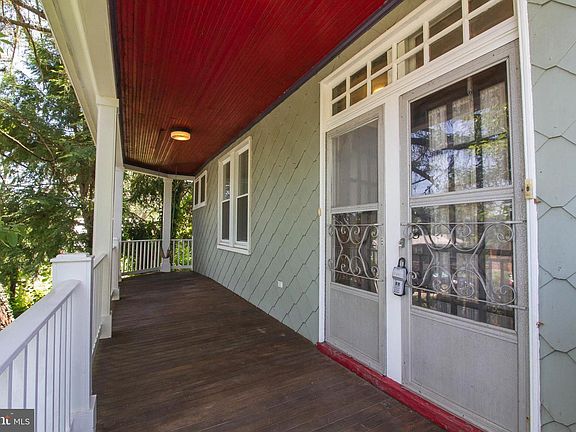 3rd image of 1214 Baker Ave