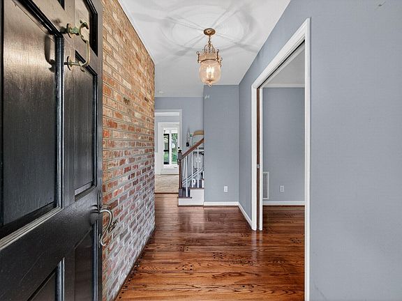 5th image of 90 Gaillard Ln