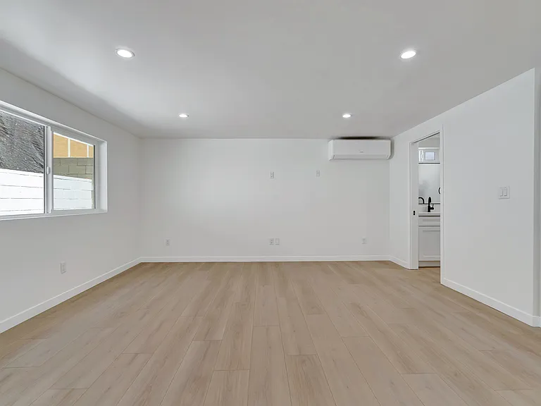 5193 W 20th St #3/4 — Photo 15