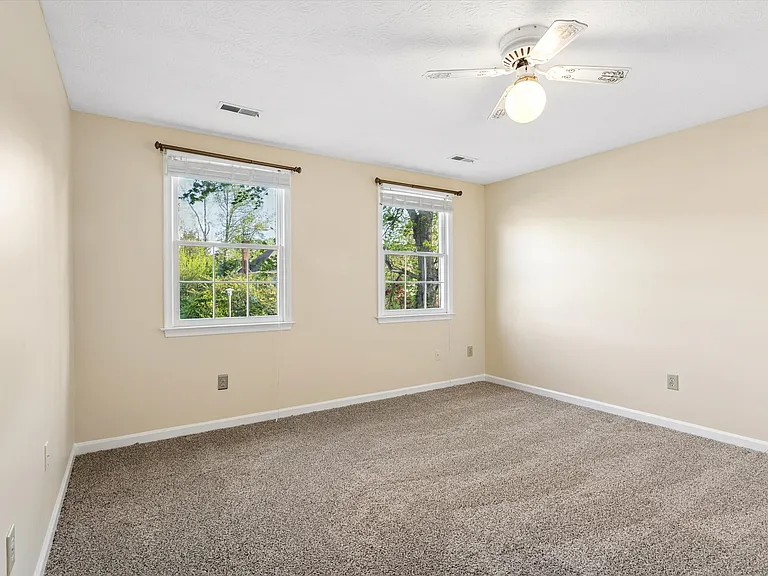 13 Estate Dr — Photo 21