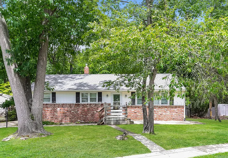 359 Lake Blvd — Photo 1