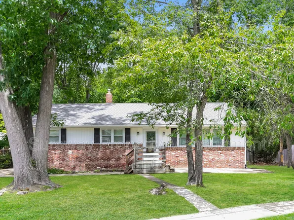 359 Lake Blvd, Lindenwold, NJ 08021