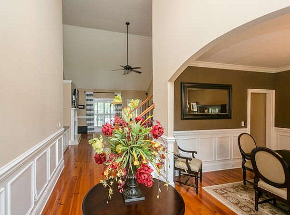 5th image of 950 Woody Hill Cir