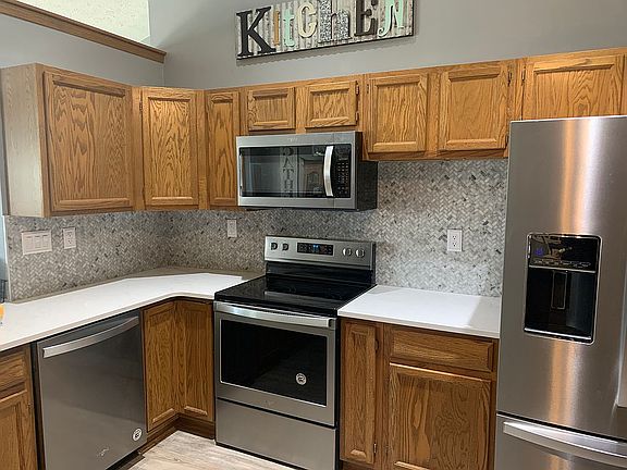 2nd image of 301 N Maude Dr W