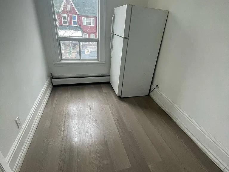 103 Baldwin St #UPPER — Photo 7