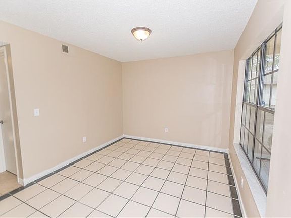 5th image of 123 Donna Cir