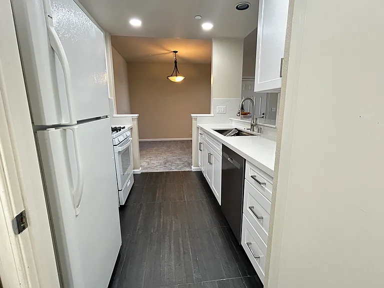 607 Arcadia Ter #203 — Photo 16