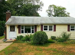 6 Ventry Dr, Cumberland, RI 02864